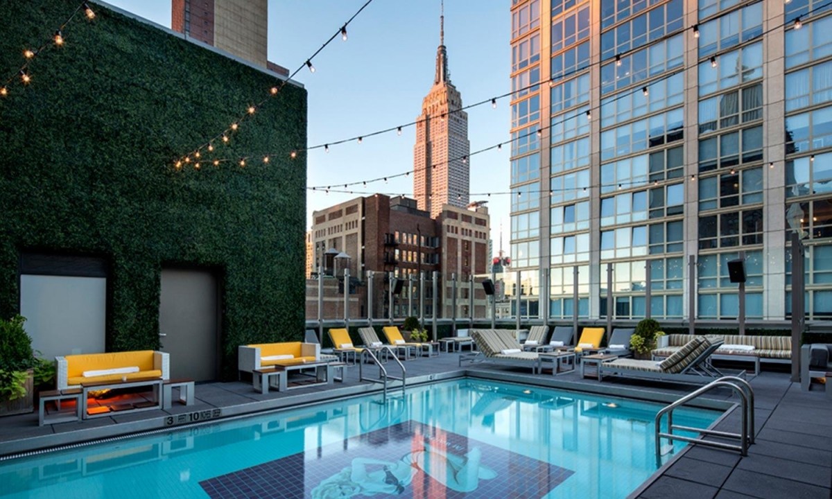 zwembad op het dak in Manhattan -
